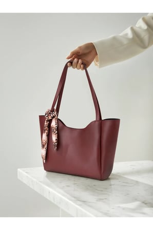 Kadın Fularlı Bordo Renk Fermuarlı Mıknatıs Kapamalı Shopper El ve Omuz Çantası