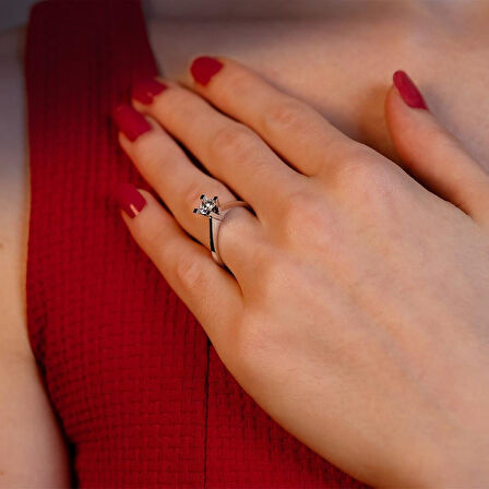 E Renk 0.40 Karat Pırlanta Tektaş Yüzük - HRD Sertifikalı