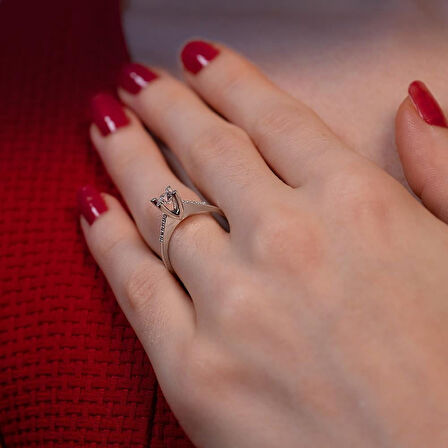  G Renk Toplam 0.42 Karat Pırlanta Kolu Taşlı Tektaş Yüzük