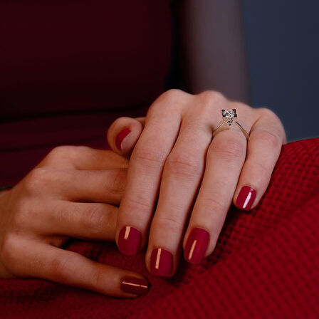 E Renk 0.50 Karat Pırlanta Tektaş Yüzük - HRD Sertifikalı