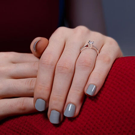 F Renk Toplam 0.39 Karat Pırlanta Tektaş Yüzük