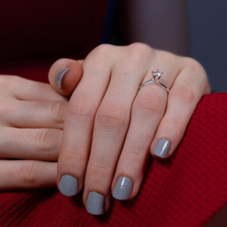 H Renk 0.40 Karat Pırlanta Tektaş Yüzük - HRD Sertifikalı