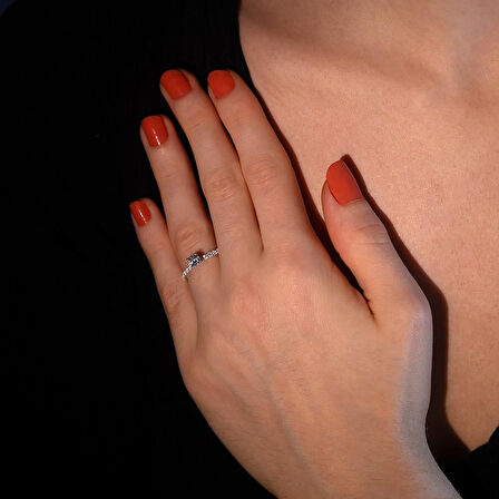 0.59 Karat  Özel Tasarım Tektaş Yüzük