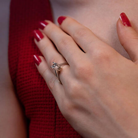 F Renk 0.79 Karat Pırlanta Tektaş Yüzük - HRD Sertifikalı 