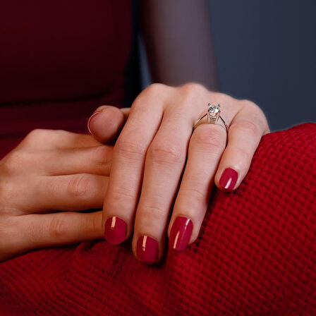 F Renk 0.79 Karat Pırlanta Tektaş Yüzük - HRD Sertifikalı 