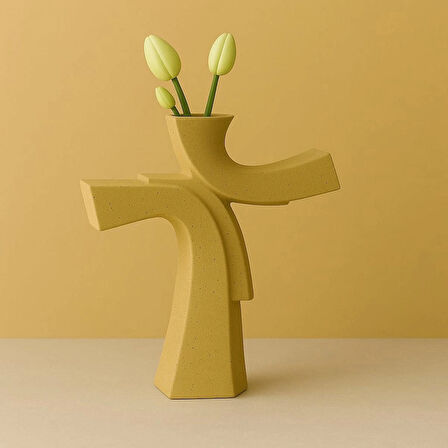 Asimetrik Form Beton Vazo – Minimal & Sanatsal Dekor Sarı