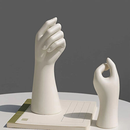 Dekoratif El Şeklinde Beton Vazo – 16 cm Yükseklik, 6 cm Derinlik