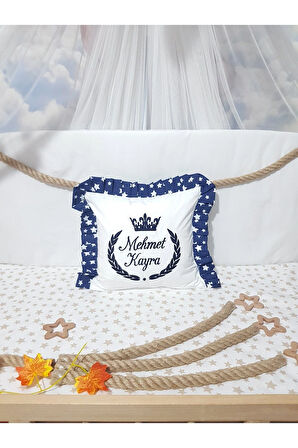 Bebek İsimli Nakışlı Kırlent 40x40 cm Takı Yastığı İçi Dolgulu Fırfırlı Lacivert
