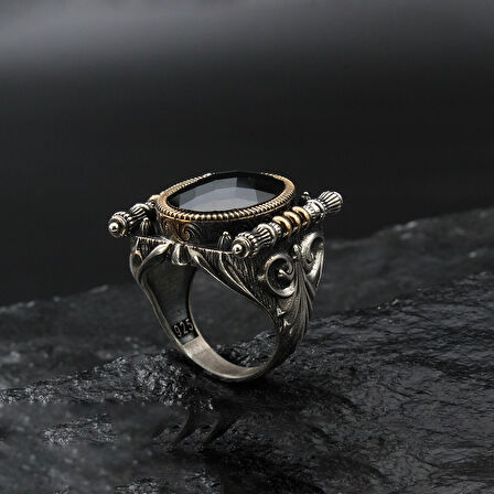 Siyah Taşlı Gravürlü Gümüş Yüzük