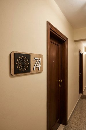 Lazer Kesim Kişiye Özel Geometrik Desenli Ahşap Daire Kapı Numarası - Tesbih Ahşap