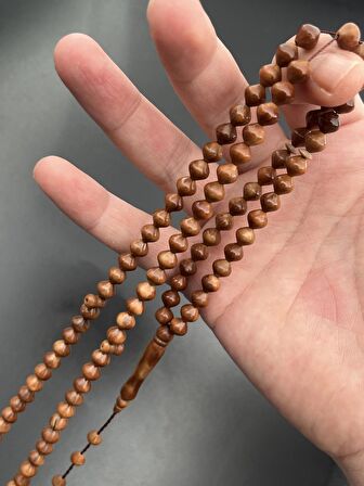 Kuka Tesbih Kahverengi Beyzi Model 7x7mm 99 Tane Sistemli Tane Boşlukları Ayarlanabilir Püskül KU020140.020324