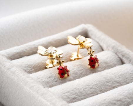925 Ayar Uğur Böcekli Yonca Küpe.rose.gold.rodaj