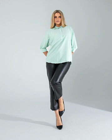 Yarım Düğme Yeşil Çizgili Beyaz Gömlek