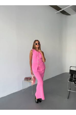 Gold Aksesuarlı Etekli Triko Takım — Pembe