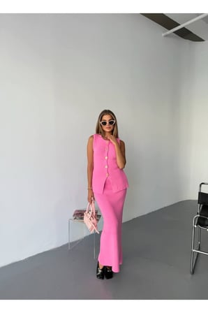 Gold Aksesuarlı Etekli Triko Takım — Pembe