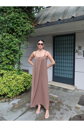 Linda Kumaş Açık Kahve Askılı Elbise