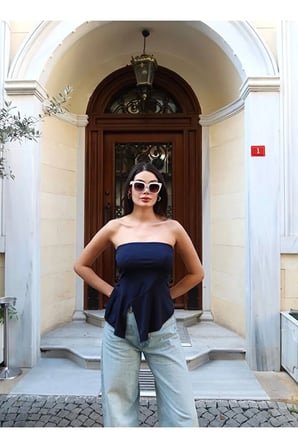 Sandy Kumaş Gloplu Straplez Bluz