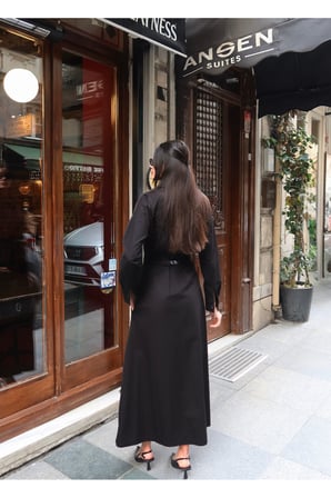 Poplin Kumaş Akseusarlı Elbise — Siyah