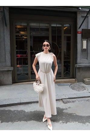 Linda Kumaş Aksesuarlı ve Kemerli Elbise