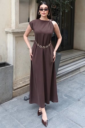 Linda Kumaş Aksesuarlı ve Kemerli Elbise