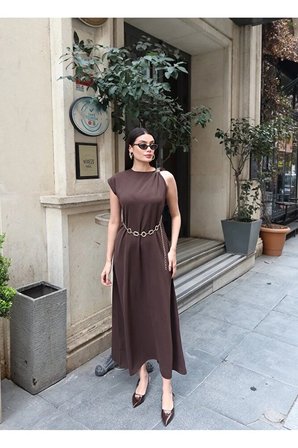 Linda Kumaş Aksesuarlı ve Kemerli Elbise