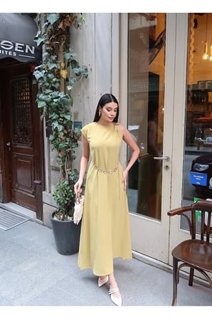 Linda Kumaş Aksesuarlı ve Kemerli Elbise