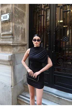 Sandy Kumaş Kuşgözlü Mini Elbise