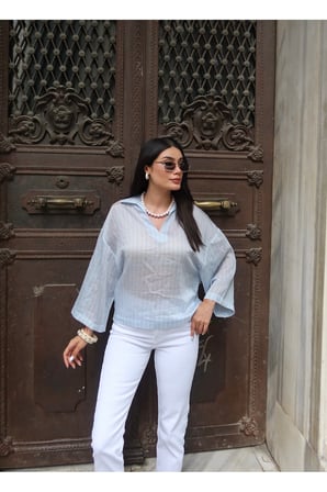 Çizgili Transparan Kumaş Polo Yaka Bluz — Mavi