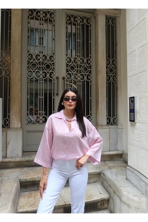 Çizgili Transparan Kumaş Polo Yaka Bluz — Pembe