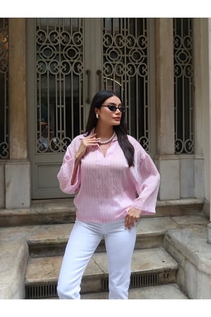 Çizgili Transparan Kumaş Polo Yaka Bluz — Pembe