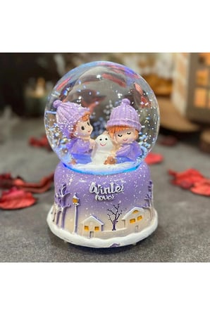 Winter Love Temalı Orta Boy Işıklı Müzikli Kar Küresi