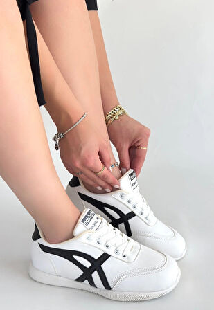 Zlay Beyza Cilt Siyah Detaylı Bağcıklı Spor Ayakkabı