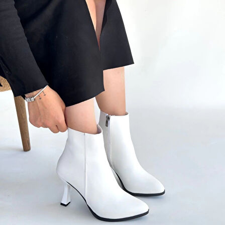 Mişha Beyaz Cilt Topuklu Bot