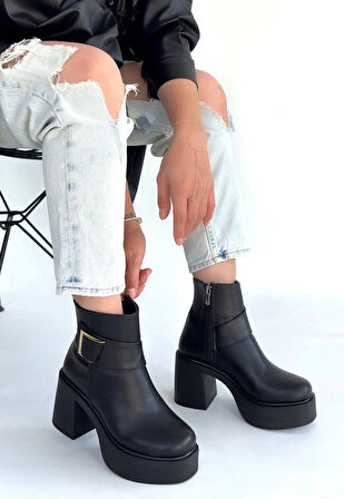 Lonji Siyah Cilt Topuklu Bot