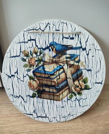 Kales01 Ahşap Duvar Panosu Yuvarlak Retro Tasarım 30 cm Kuş ve Kitap Figürlü