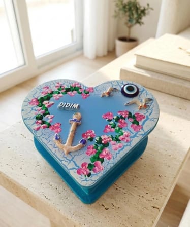 El Yapımı Didim Temalı Kalp Şeklinde Ahşap Takı ve Hatıra Kutusu - 15x15x7 cm