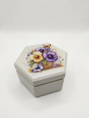 Kales01 Altıgen Takı Kutusu Ahşap Çiçek Desenli Dekoratif Organizer 13x11x7 cm