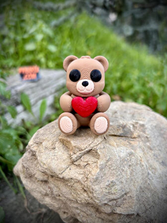 Kalpli Ayı Biblo Oyuncak – Sevgiyle Dolu Kucaklaşma Kalpşeker! 🧸❤️❄️ 3d Organik Model- Orta Boy