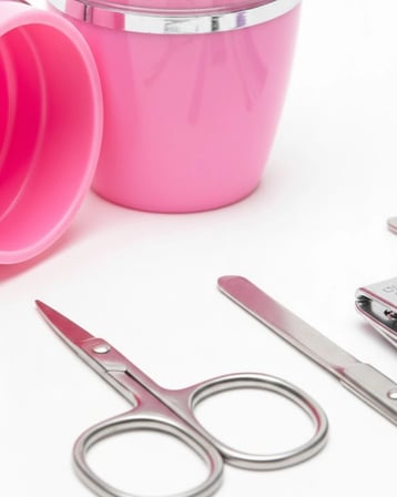 Tırnak Bakım Manikür Pedikür Seti 4 Parça Pembe Kompakt Taşınabilir Tasarım