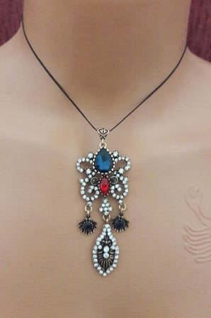 Kadın Kelebek Figürlü Zirkon Taşlı Otantik Kırmızı Kolye Ucu