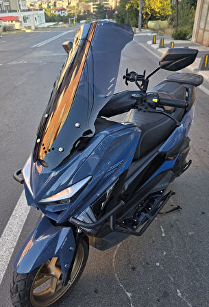 MOTOCAM Küba Newcity 125 Siperlik Ön Cam 2023-2025 Model 65cm Siyah Renkli 4mm ORTA BOYLU