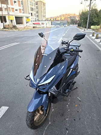 MOTOCAM Küba Newcity 125 Siperlik Ön Cam 2023-2025 Model 78cm Şeffaf Renkli 4mm UZUN VE GENİŞ