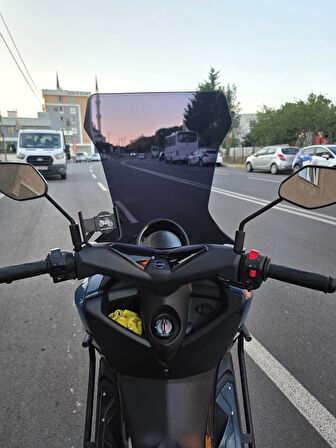 MOTOCAM Küba Newcity 125 Siperlik Ön Cam 2023-2025 Model 78cm Siyah Renkli 4mm UZUN VE GENİŞ