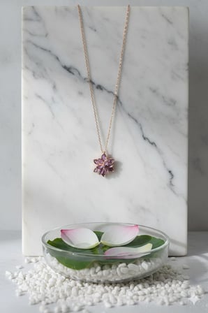 925 Ayar Zirkon Taşlı Lotus Çiçeği Kolye.rose.gold.rodaj