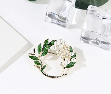 Yaprak Figürlü İnci Modelli Zarif Broş