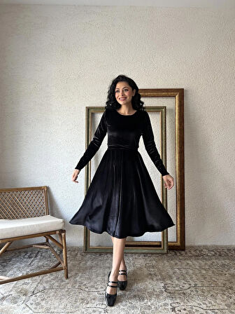 Siyah Kısa Kloş Kadife Elbise