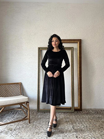 Siyah Kısa Kloş Kadife Elbise