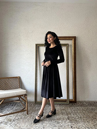 Siyah Kısa Kloş Kadife Elbise