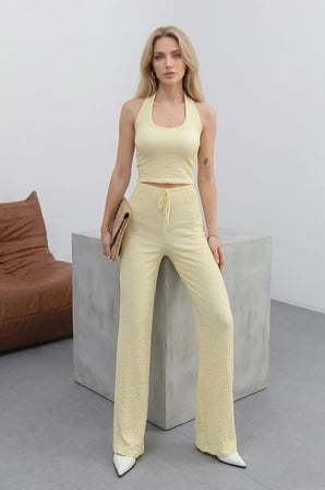 Kadın Bubble Kumaş Halter Yaka Dokulu Crop Top ve Geniş Paça Pantolon İkili Takım - 3005
