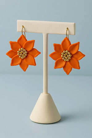 El Yapımı Turuncu Çiçek Küpe – Zarif & Canlı Tasarım